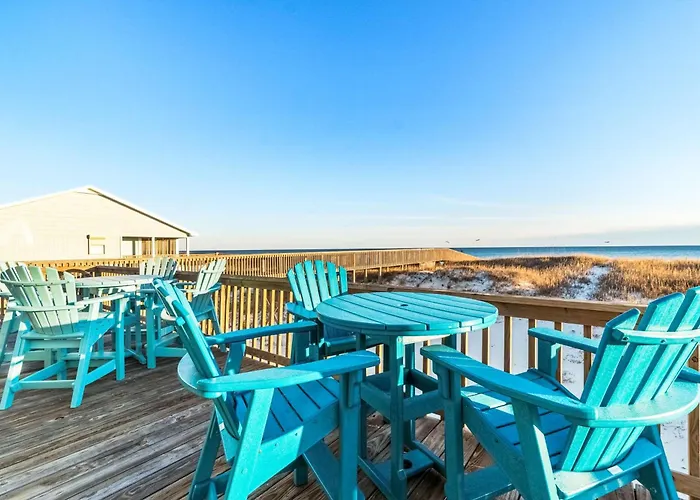 Beachfront Retreat With Private Pool Wraparound Deck & Screened-in Porch Holiday home