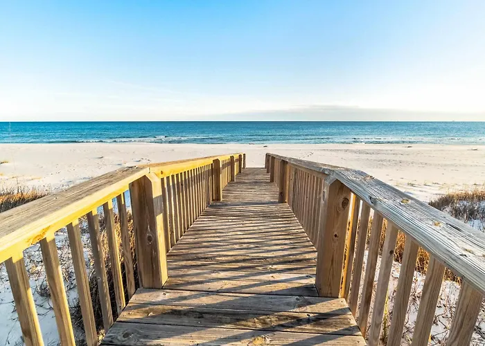 Beachfront Retreat With Private Pool Wraparound Deck & Screened-in Porch Holiday home *