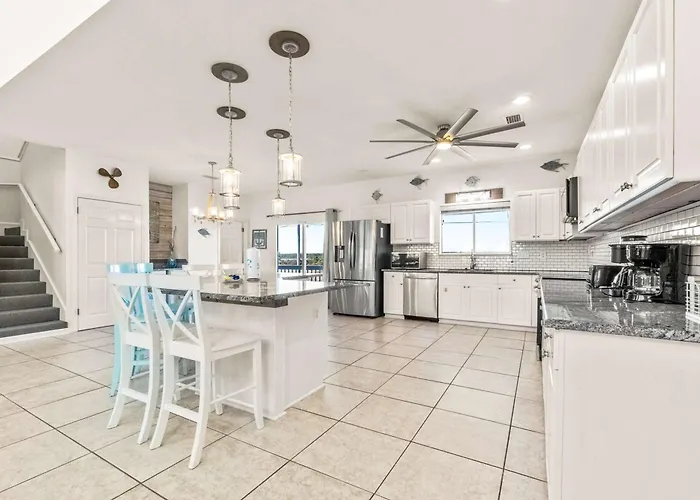 Beachfront Retreat With Private Pool Wraparound Deck & Screened-in Porch Gulf Shores