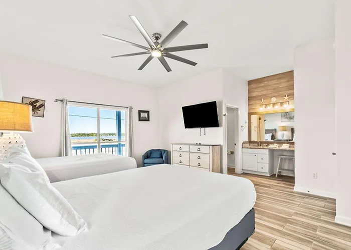 Beachfront Retreat With Private Pool Wraparound Deck & Screened-in Porch