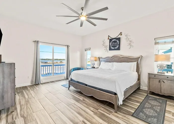 Holiday home Beachfront Retreat With Private Pool Wraparound Deck & Screened-in Porch *