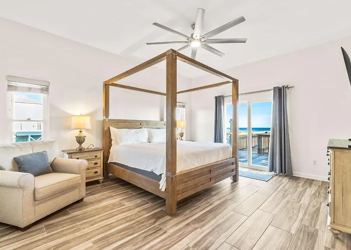 Beachfront Retreat With Private Pool Wraparound Deck & Screened-in Porch Holiday home *