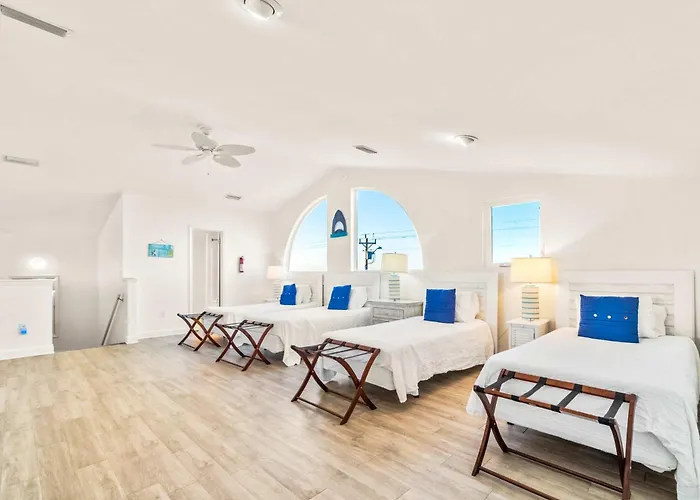 Beachfront Retreat With Private Pool Wraparound Deck & Screened-in Porch