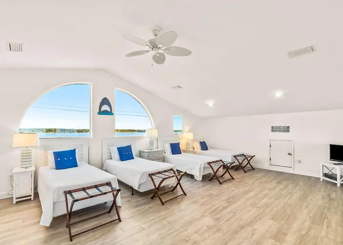 Holiday home Beachfront Retreat With Private Pool Wraparound Deck & Screened-in Porch