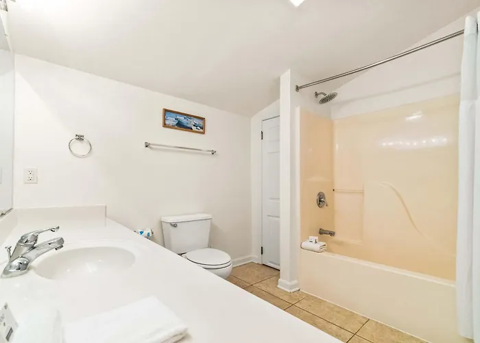 Beachfront Retreat With Private Pool Wraparound Deck & Screened-in Porch *